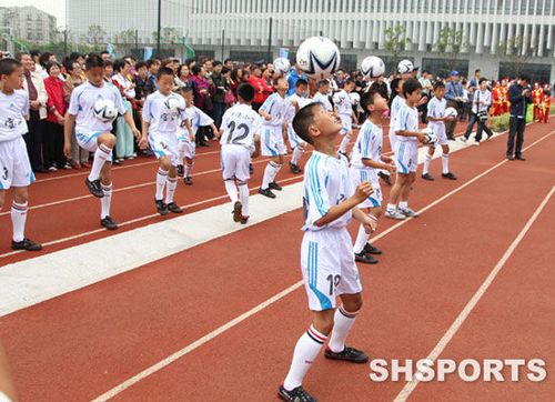 芦庙中心小学足球操视频