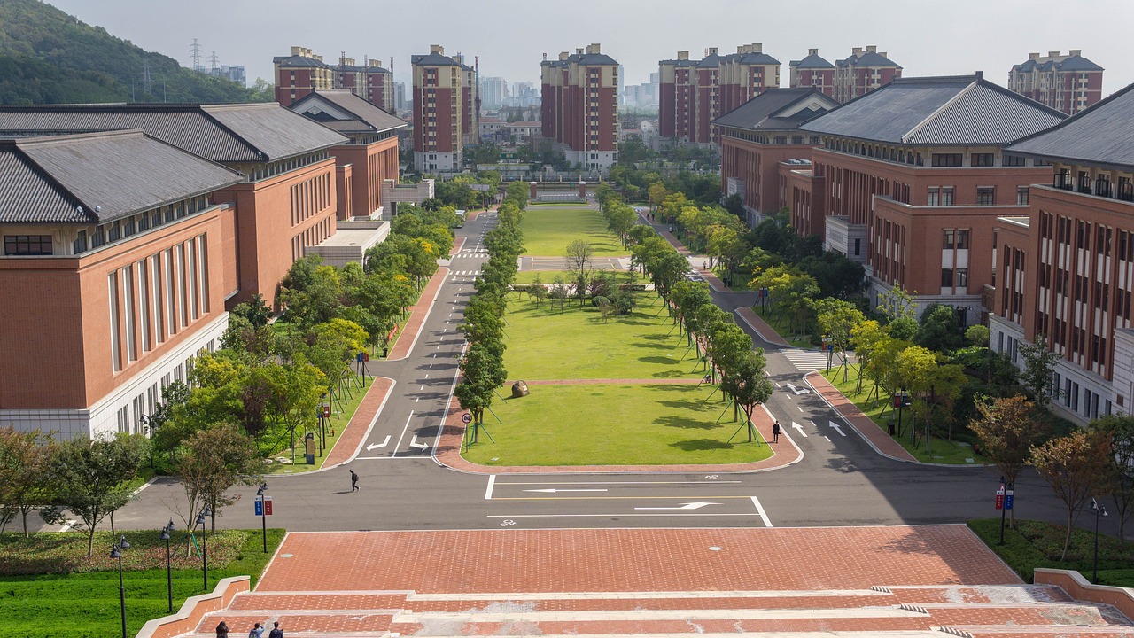 庞媛，清华大学的璀璨明珠，揭秘她的非凡背景与成就