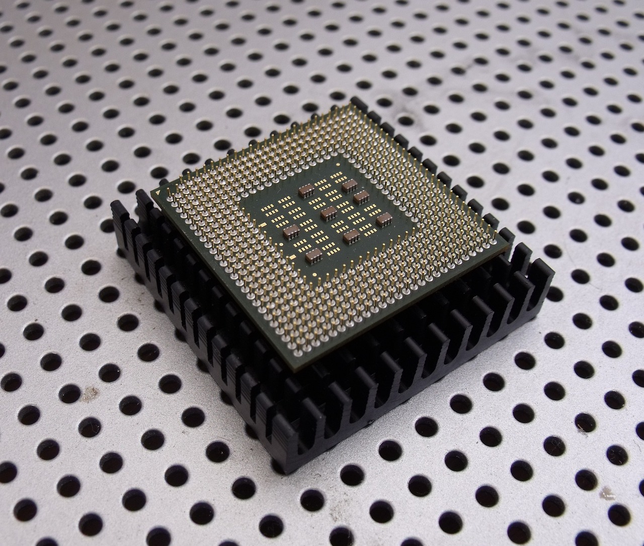 CPU-Z绿色版，轻松掌握你的硬件信息