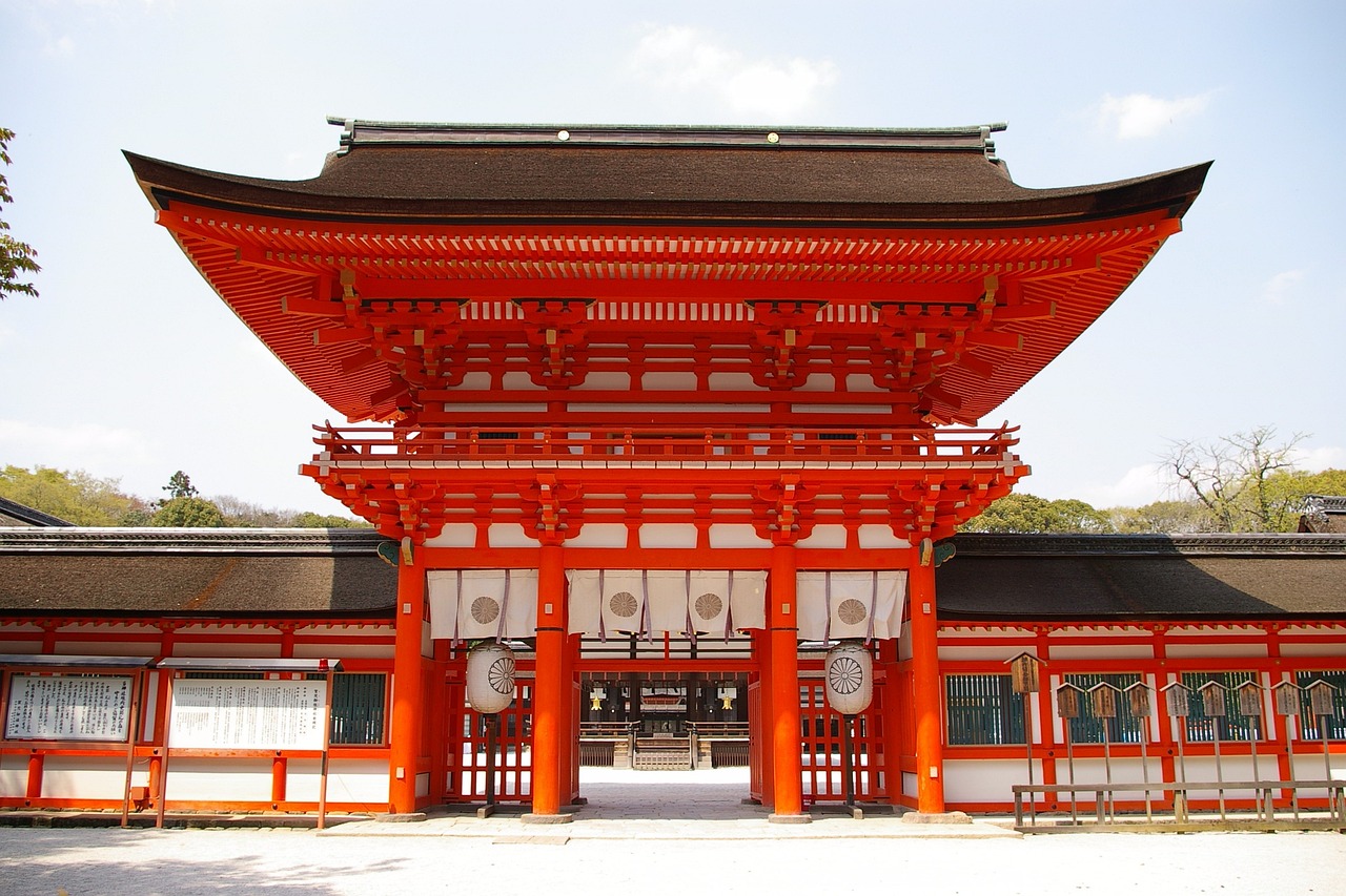 日本首相石破茂不参加靖国神社大祭，明智之举与未来展望
