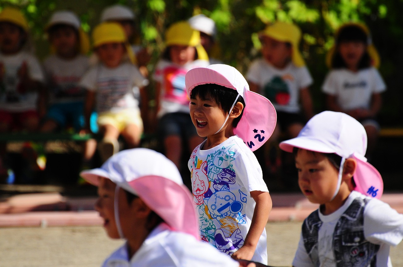武汉一幼儿园上课70%时间在巡山，自然教育的奇妙之旅
